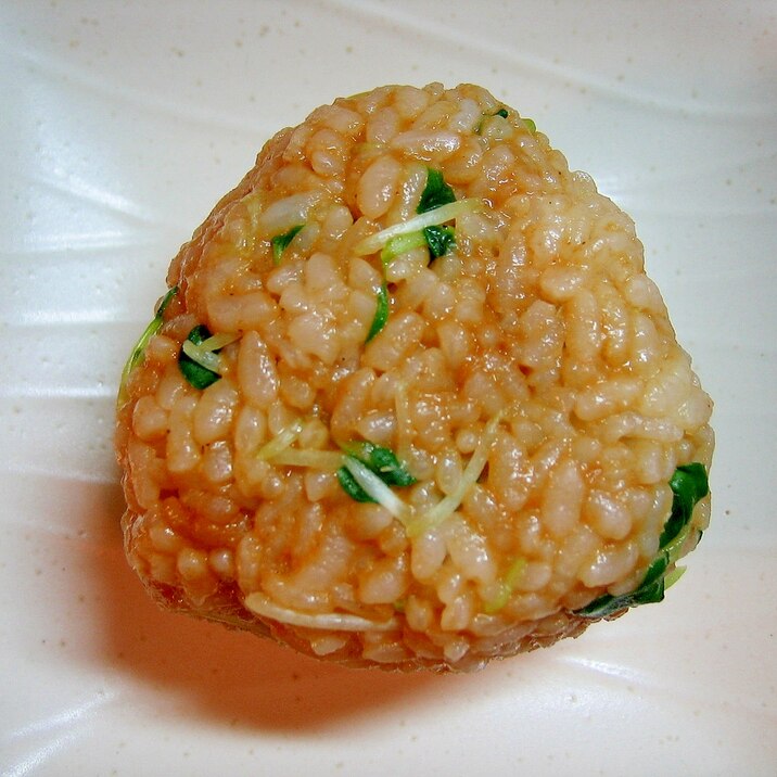 カイワレ大根＆きな粉の醤油おにぎり